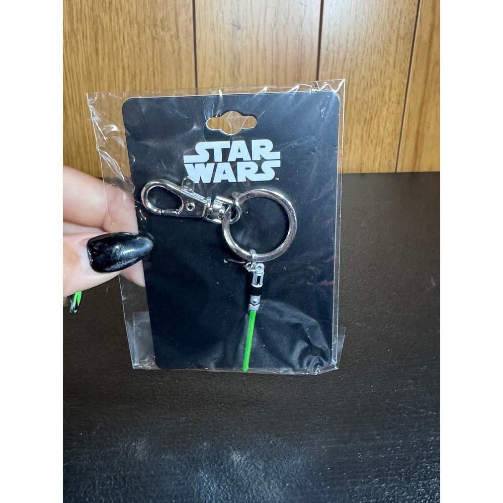 Star Wars Disney Green Lightsaber Keychain Luke Skywalker Jedi Accessory NEW